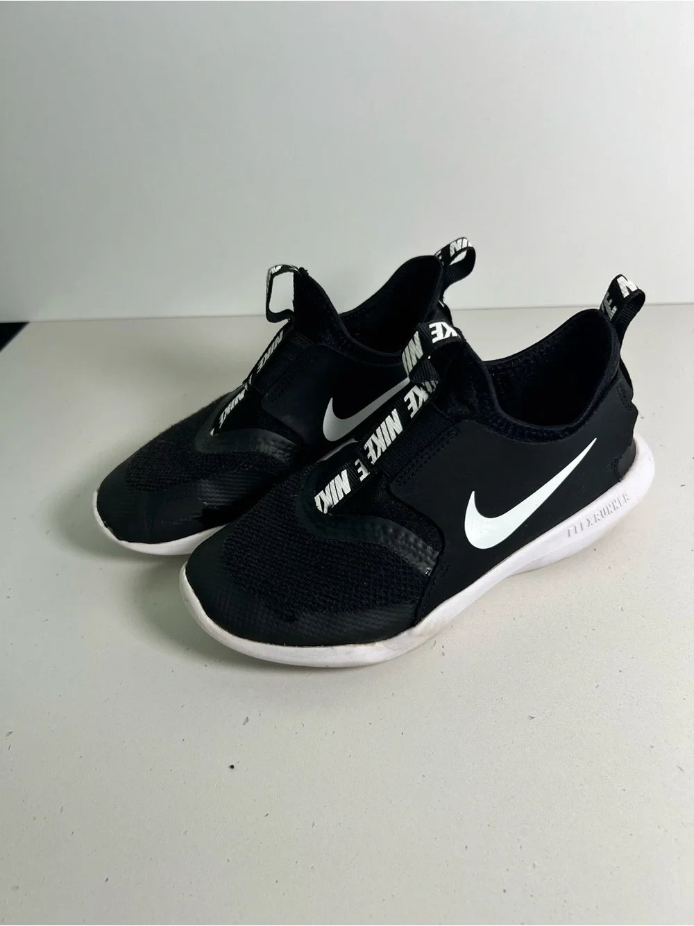 Nike Flex Runner 2 Black White Slip-On Sneakers Kids Size 1Y